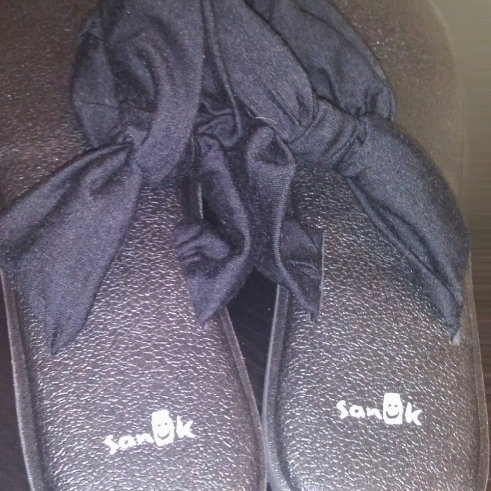 NWOT Sanuk Black Yoga Sling Sandals
